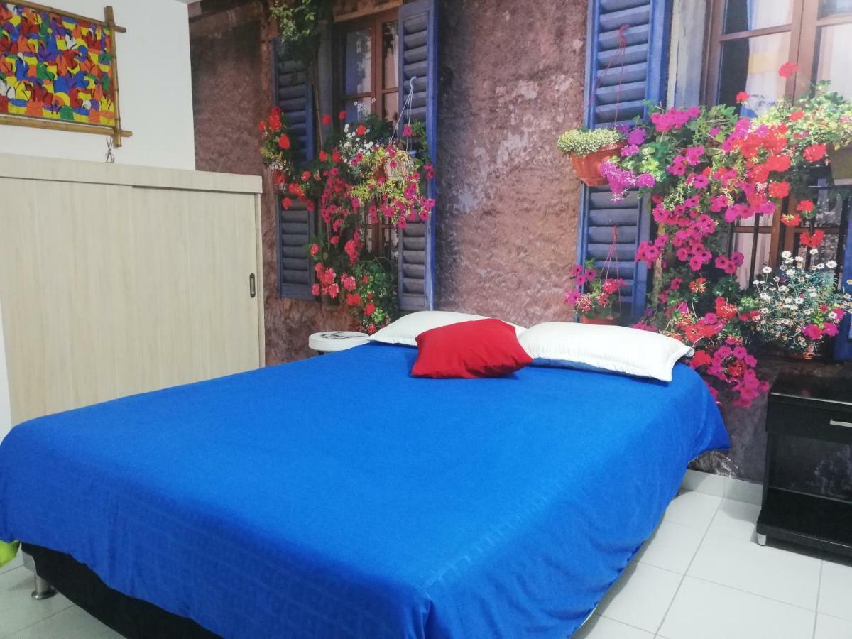 Aparta Estudio 7051 Medellin